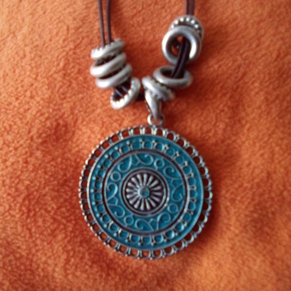 Blue Necklace - Picture 1 of 3